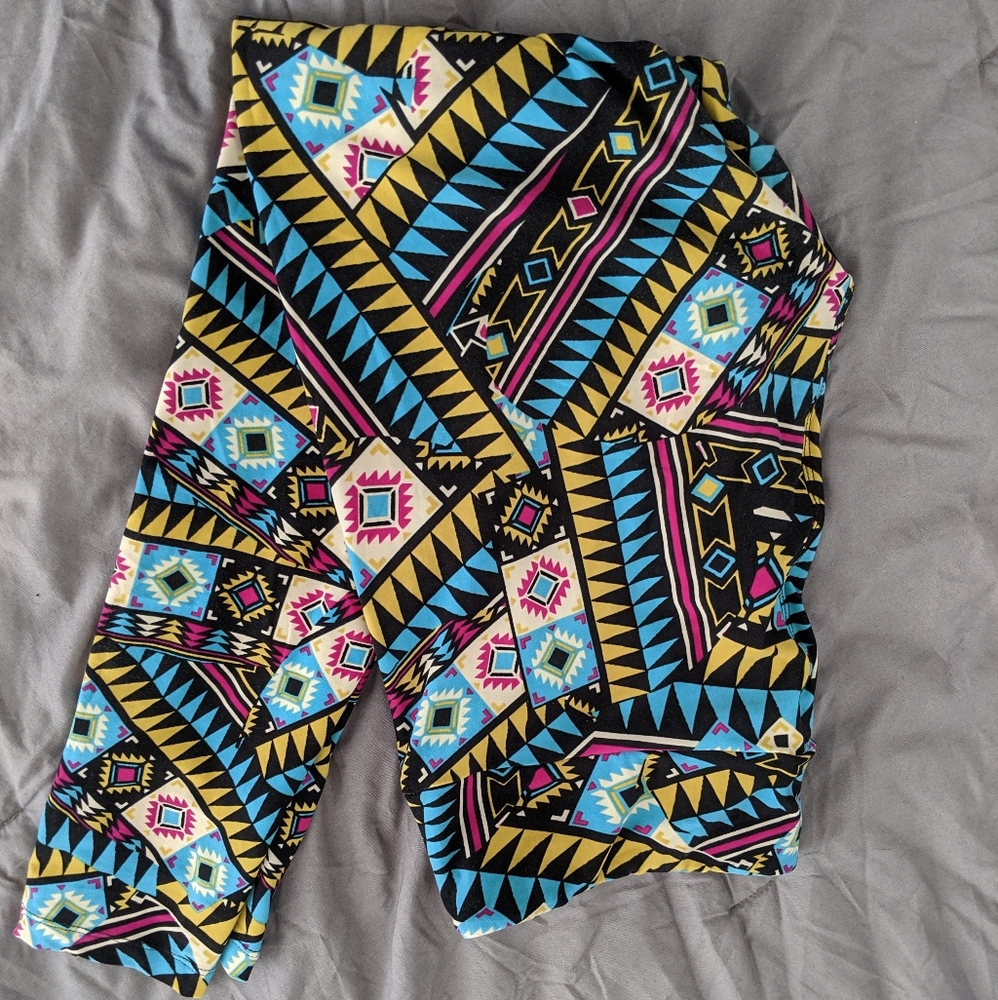 LuLaRoe Leggings Tall & Curvy